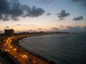 Alexandrie, la Corniche depuis une chambre d'hôtel
